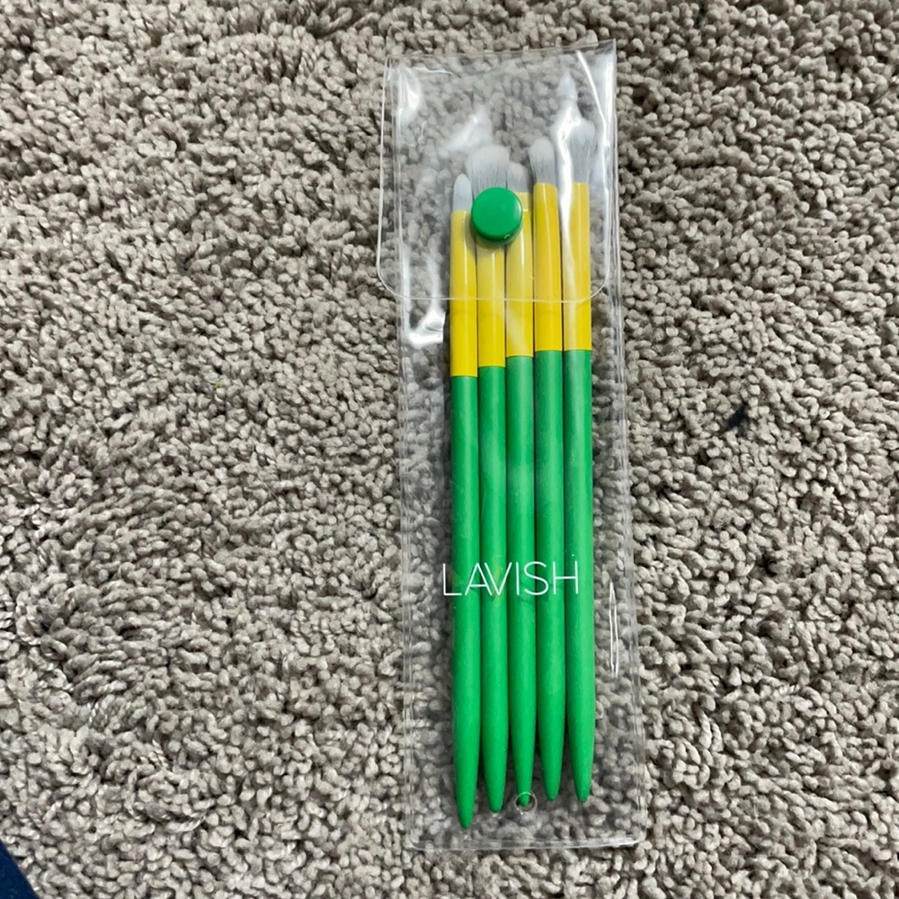 Lavish Brushes